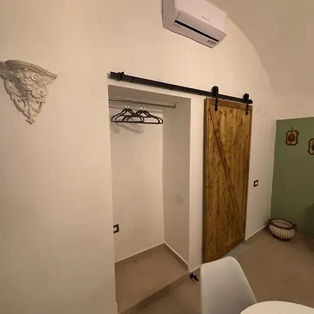 Metro House Apartmán Neapol
