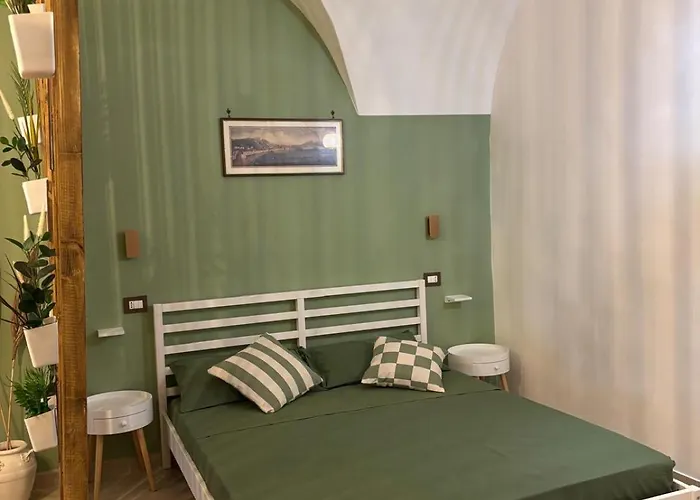 Апартаменты Metro House