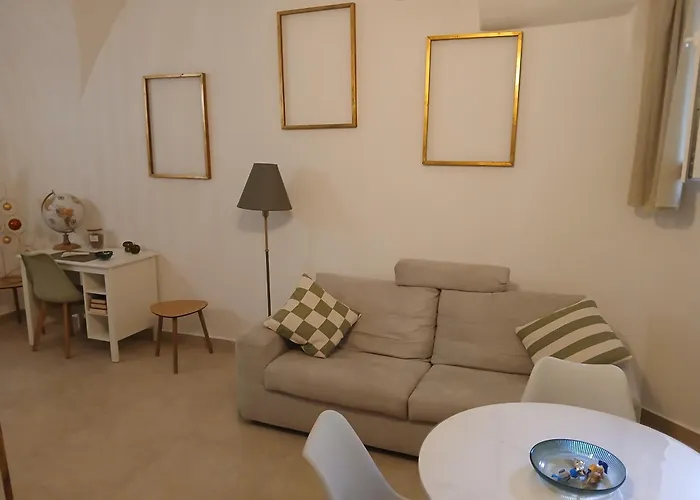 Апартаменты Metro House